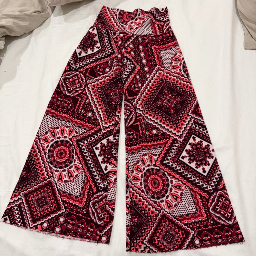 Flowy children's design folder over pants size 8